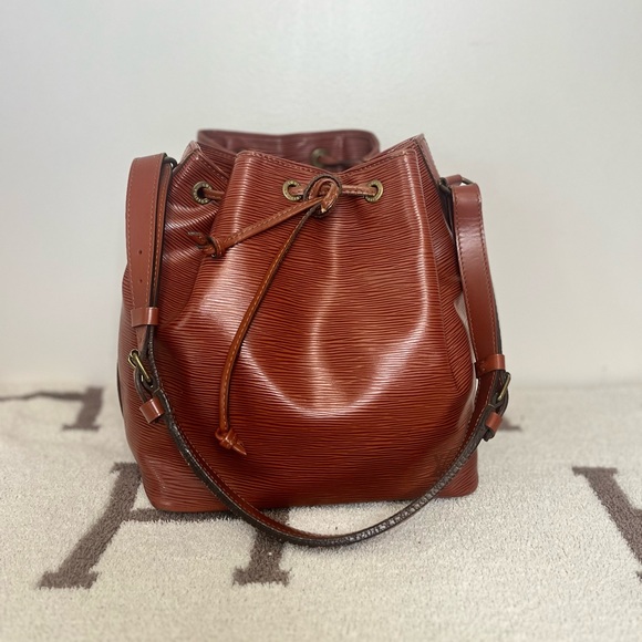 Louis Vuitton Handbags - ❌SOLD❌Vintage Louis Vuitton Neo Noe
